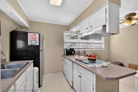 Kitchen - 2423 Ionia St, Fort Smith, AR 72901 photo 2 of 2