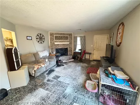 Living - 4221 S 16th St, Fort Smith, AR 72901 photo 2 of 2