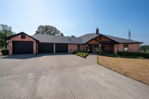 3206 Larkspur Ln, Fort Smith, AR 72916