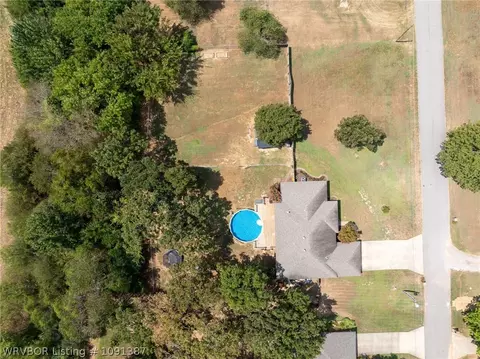 View/Area - 810 Karry Ln, Fort Smith, AR 72916 photo 2 of 7