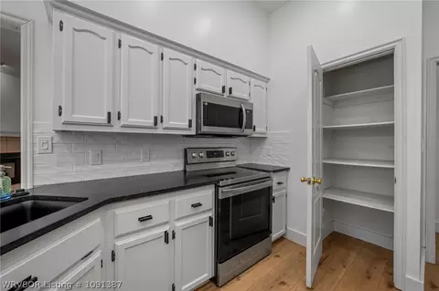 Kitchen - 810 Karry Ln, Fort Smith, AR 72916 photo 7 of 7