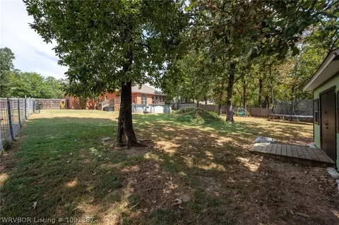 Exterior - 810 Karry Ln, Fort Smith, AR 72916 photo 9 of 15