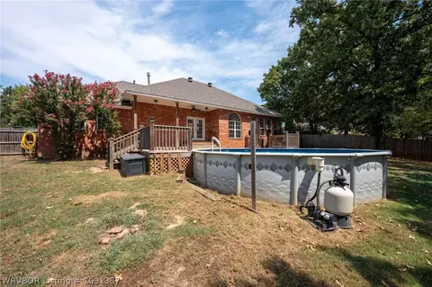 Exterior - 810 Karry Ln, Fort Smith, AR 72916 photo 8 of 15