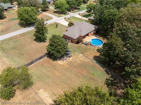 View/Area - 810 Karry Ln, Fort Smith, AR 72916 photo 4 of 7