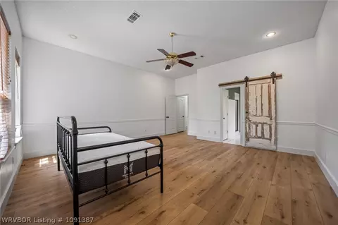 Bedroom - 810 Karry Ln, Fort Smith, AR 72916 photo 3 of 8