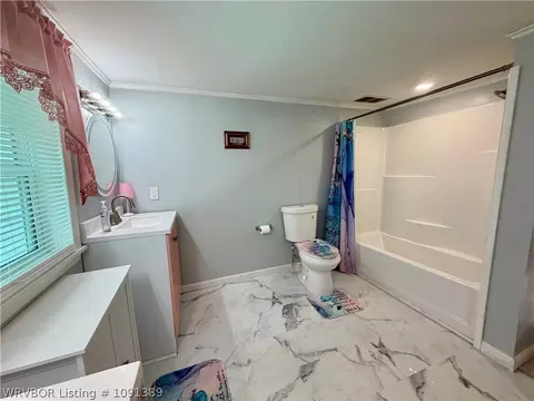 Bath - 609 2nd St, Hartford, AR 72938 photo 3 of 6