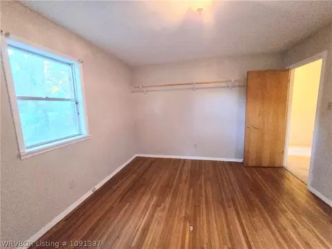 Bedroom - 5711 Grand Ave, Fort Smith, AR 72904 photo 4 of 8