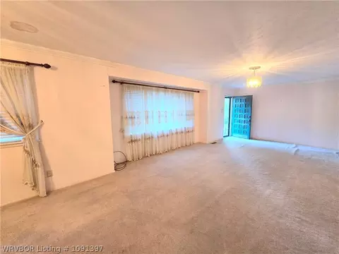 Living - 5711 Grand Ave, Fort Smith, AR 72904 photo 1 of 4