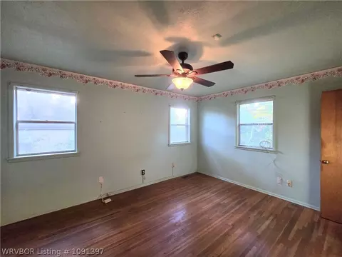 Bedroom - 5711 Grand Ave, Fort Smith, AR 72904 photo 3 of 8