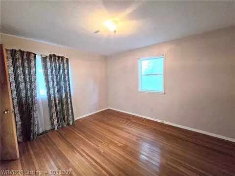 Bedroom - 5711 Grand Ave, Fort Smith, AR 72904 photo 5 of 8