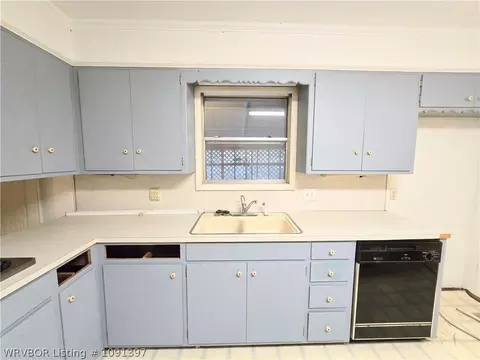 Kitchen - 5711 Grand Ave, Fort Smith, AR 72904 photo 2 of 4