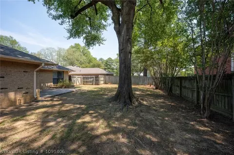 Exterior - 8206 Williamsburg Rd, Fort Smith, AR 72903 photo 8 of 9