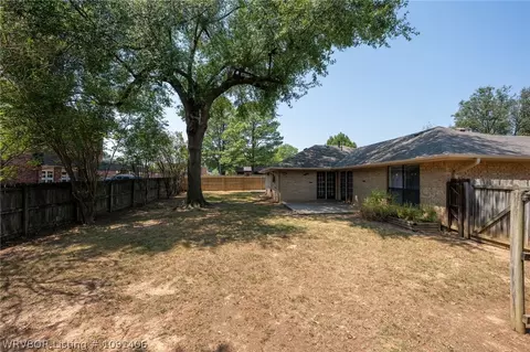 Exterior - 8206 Williamsburg Rd, Fort Smith, AR 72903 photo 5 of 9
