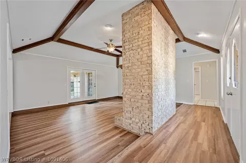 Living - 8206 Williamsburg Rd, Fort Smith, AR 72903 photo 5 of 9