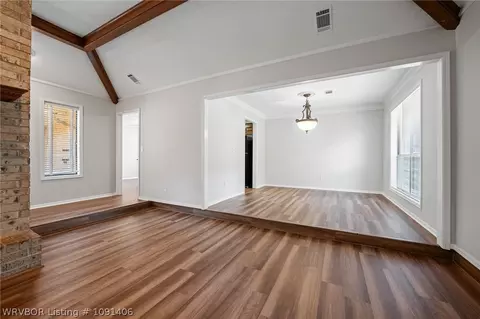 Living - 8206 Williamsburg Rd, Fort Smith, AR 72903 photo 8 of 9