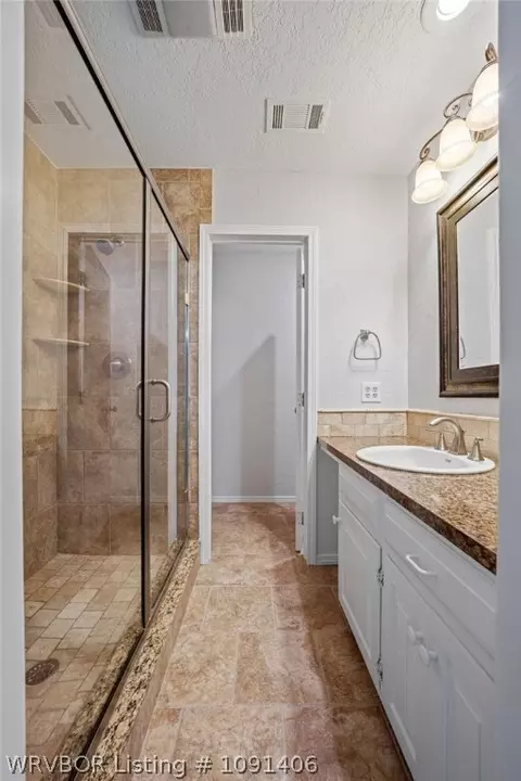 Bath - 8206 Williamsburg Rd, Fort Smith, AR 72903 photo 2 of 7