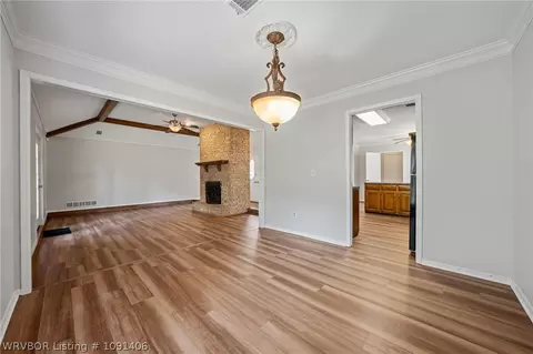 Living - 8206 Williamsburg Rd, Fort Smith, AR 72903 photo 9 of 9