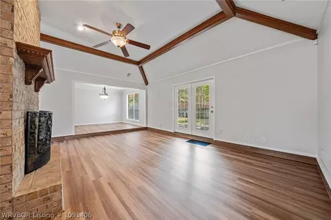 Living - 8206 Williamsburg Rd, Fort Smith, AR 72903 photo 7 of 9