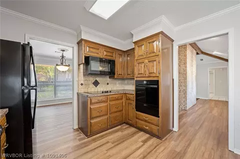 Entry Way - 8206 Williamsburg Rd, Fort Smith, AR 72903 photo 1 of 2
