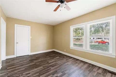 Living - 1220 N 34 St, Fort Smith, AR 72904 photo 4 of 7