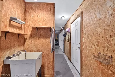 Entry Way - 9109 Canopy Oaks Dr, Fort Smith, AR 72903 photo 6 of 7
