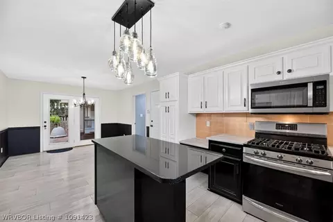 Kitchen - 9109 Canopy Oaks Dr, Fort Smith, AR 72903 photo 3 of 4