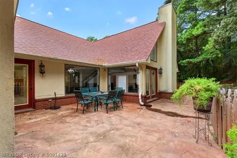 Exterior - 9109 Canopy Oaks Dr, Fort Smith, AR 72903 photo 6 of 10