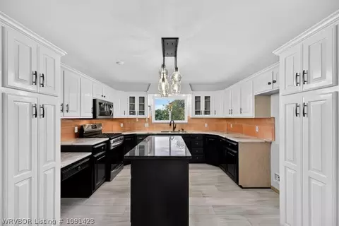 Kitchen - 9109 Canopy Oaks Dr, Fort Smith, AR 72903 photo 4 of 4