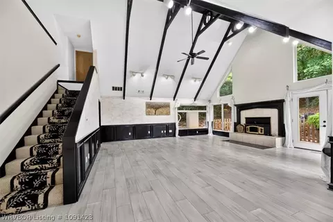 Living - 9109 Canopy Oaks Dr, Fort Smith, AR 72903 photo 4 of 5