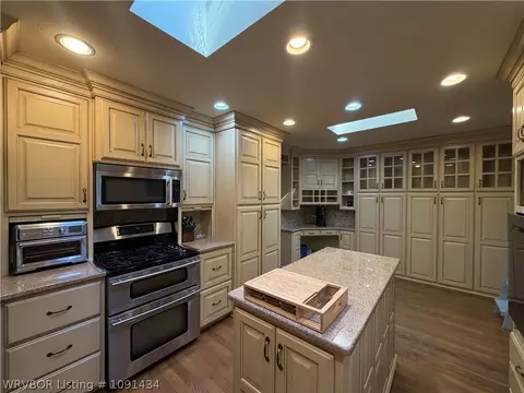 Kitchen - 3407 S 29th St, Fort Smith, AR 72901 photo 3 of 4