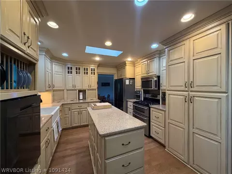 Kitchen - 3407 S 29th St, Fort Smith, AR 72901 photo 4 of 4