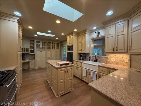 Kitchen - 3407 S 29th St, Fort Smith, AR 72901 photo 2 of 4