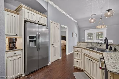 Entry Way - 7900 Sumac Ct, Fort Smith, AR 72916 photo 4 of 5