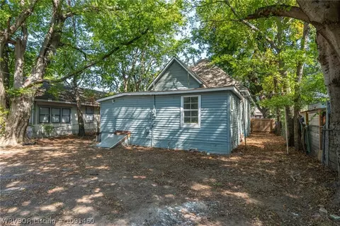 Exterior - 2704 N J St, Fort Smith, AR 72901 photo 5 of 10