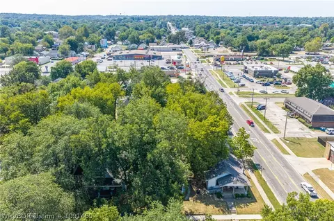 View/Area - 2704 N J St, Fort Smith, AR 72901 photo 4 of 8