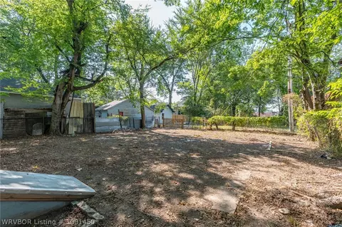 Exterior - 2704 N J St, Fort Smith, AR 72901 photo 7 of 10