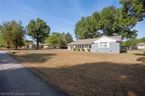 Exterior - 2920 S 33rd St, Fort Smith, AR 72903 photo 12 of 15