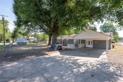 Exterior - 2920 S 33rd St, Fort Smith, AR 72903 photo 10 of 15