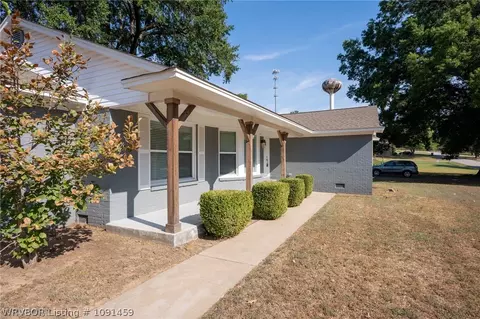 Exterior - 2920 S 33rd St, Fort Smith, AR 72903 photo 6 of 15