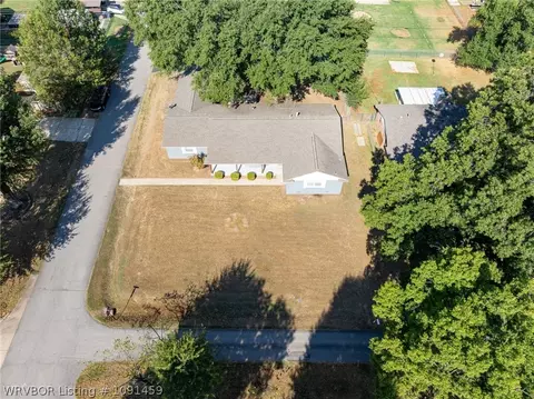 View/Area - 2920 S 33rd St, Fort Smith, AR 72903 photo 1 of 7