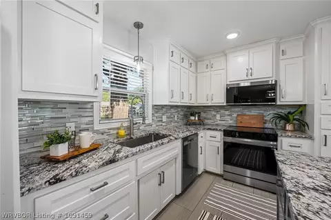 Kitchen - 2920 S 33rd St, Fort Smith, AR 72903 photo 2 of 5