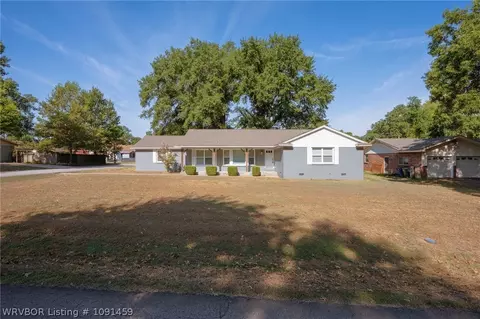Exterior - 2920 S 33rd St, Fort Smith, AR 72903 photo 7 of 15