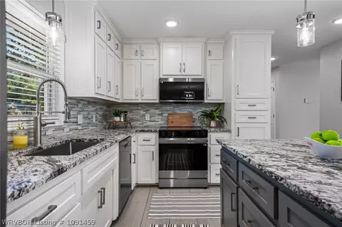 Kitchen - 2920 S 33rd St, Fort Smith, AR 72903 photo 3 of 5