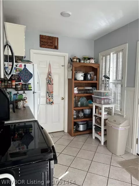 Kitchen - 2311 S S St, Fort Smith, AR 72901 photo 3 of 4