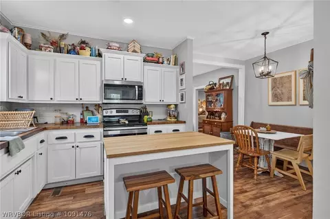 Kitchen - 2205 S V St, Fort Smith, AR 72901 photo 3 of 3