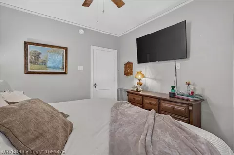 Bedroom - 2205 S V St, Fort Smith, AR 72901 photo 4 of 9