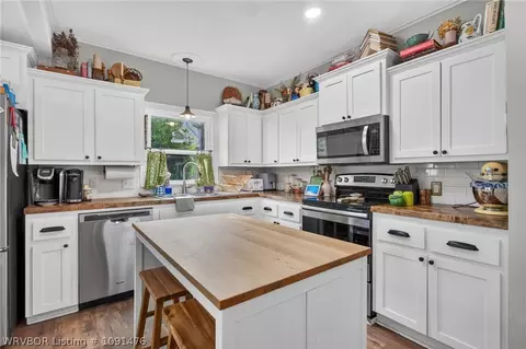 Kitchen - 2205 S V St, Fort Smith, AR 72901 photo 1 of 3