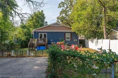 Exterior - 2205 S V St, Fort Smith, AR 72901 photo 13 of 17