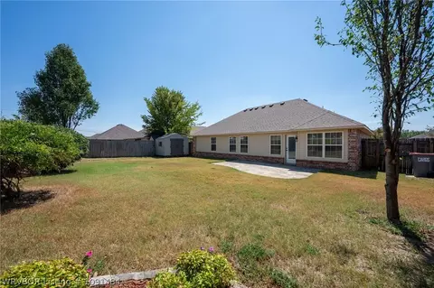 Exterior - 1808 Fairbanks Dr, Barling, AR 72923 photo 4 of 7
