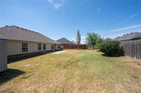 Exterior - 1808 Fairbanks Dr, Barling, AR 72923 photo 6 of 7